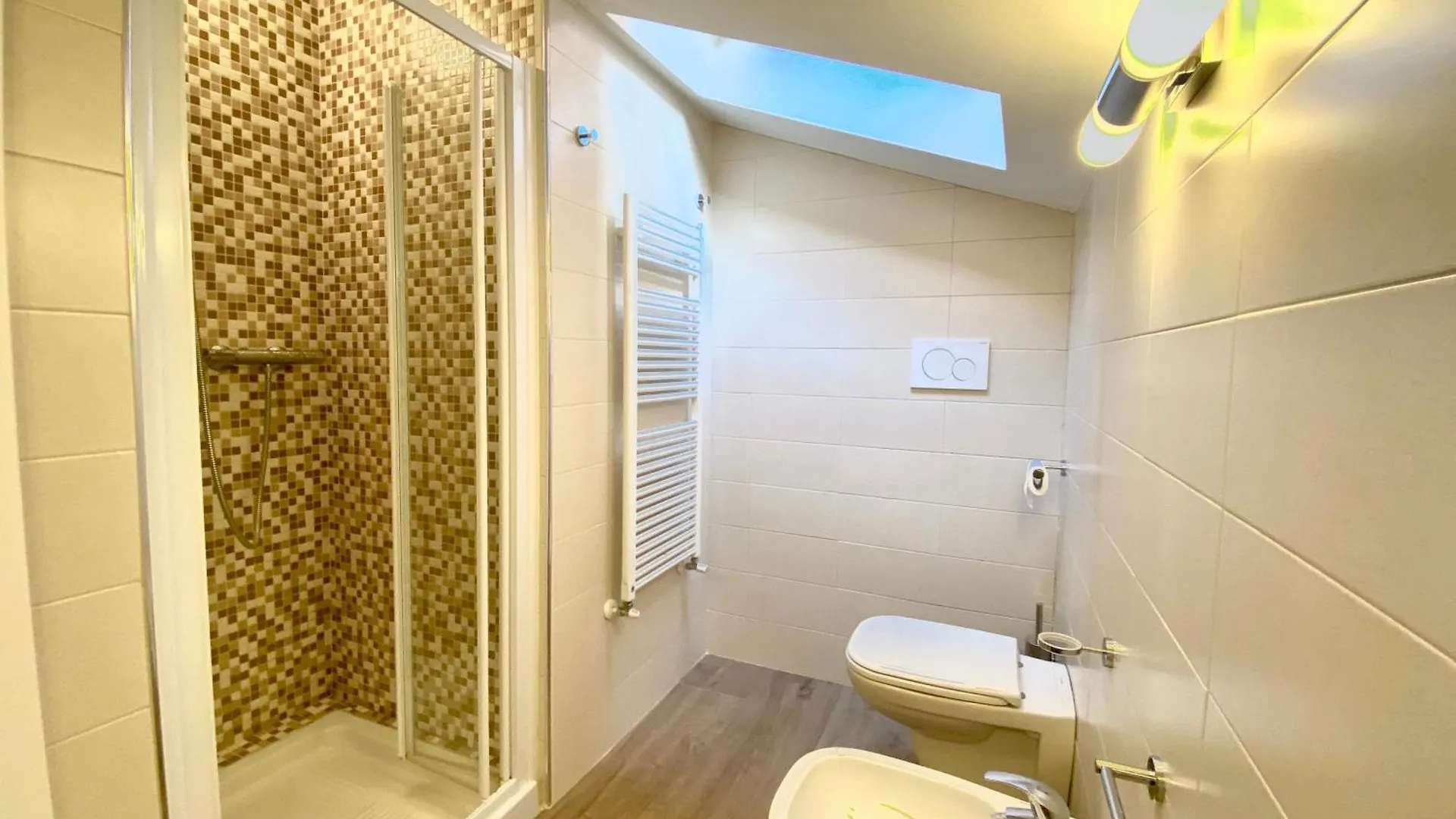 Vittoria Residence Dongo Apartment