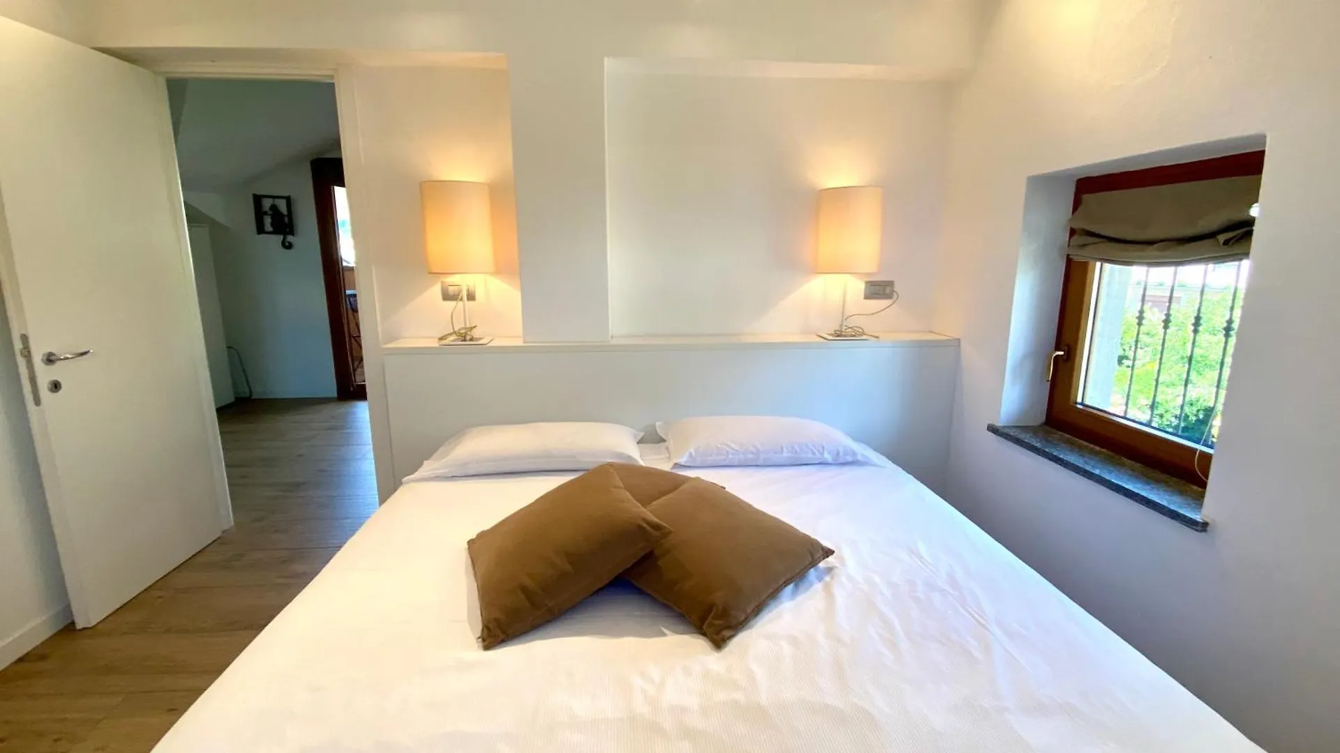 Vittoria Residence Dongo Apartment