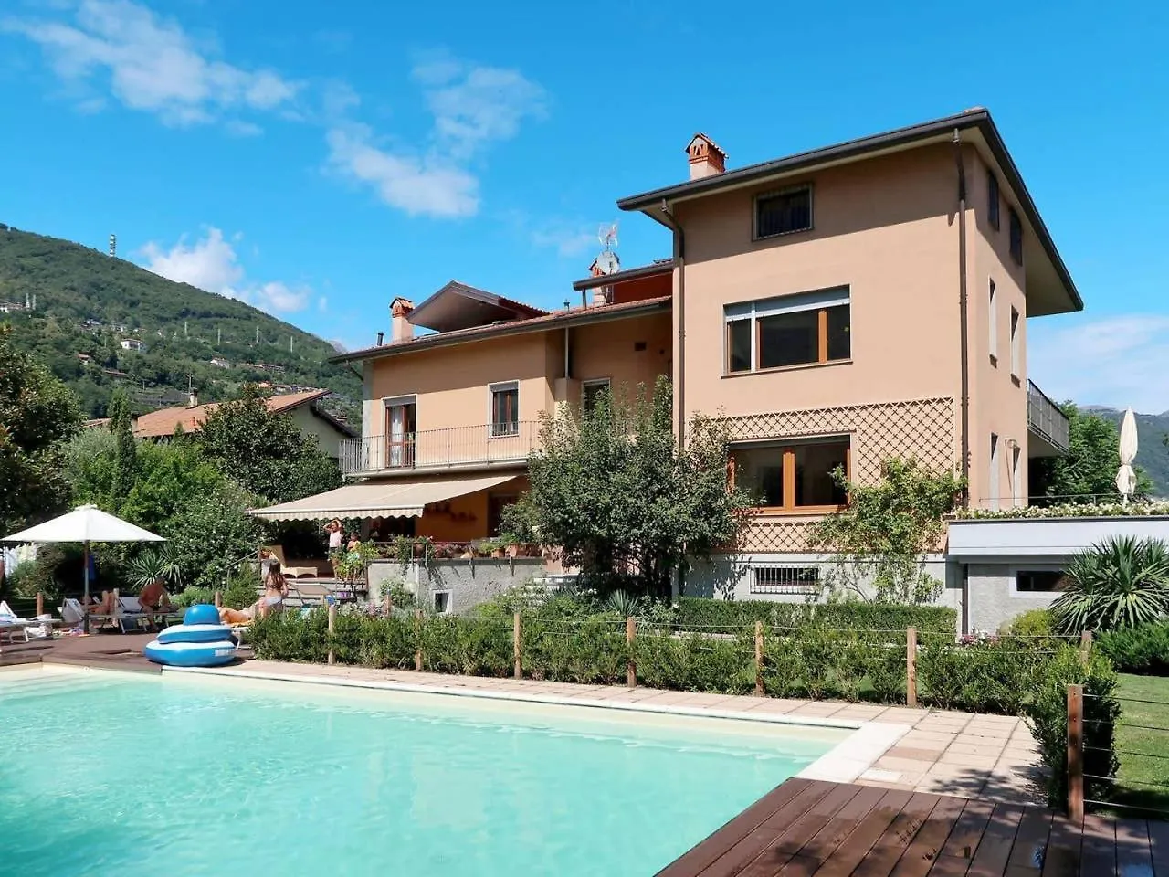 Vittoria Residence Dongo 0*,