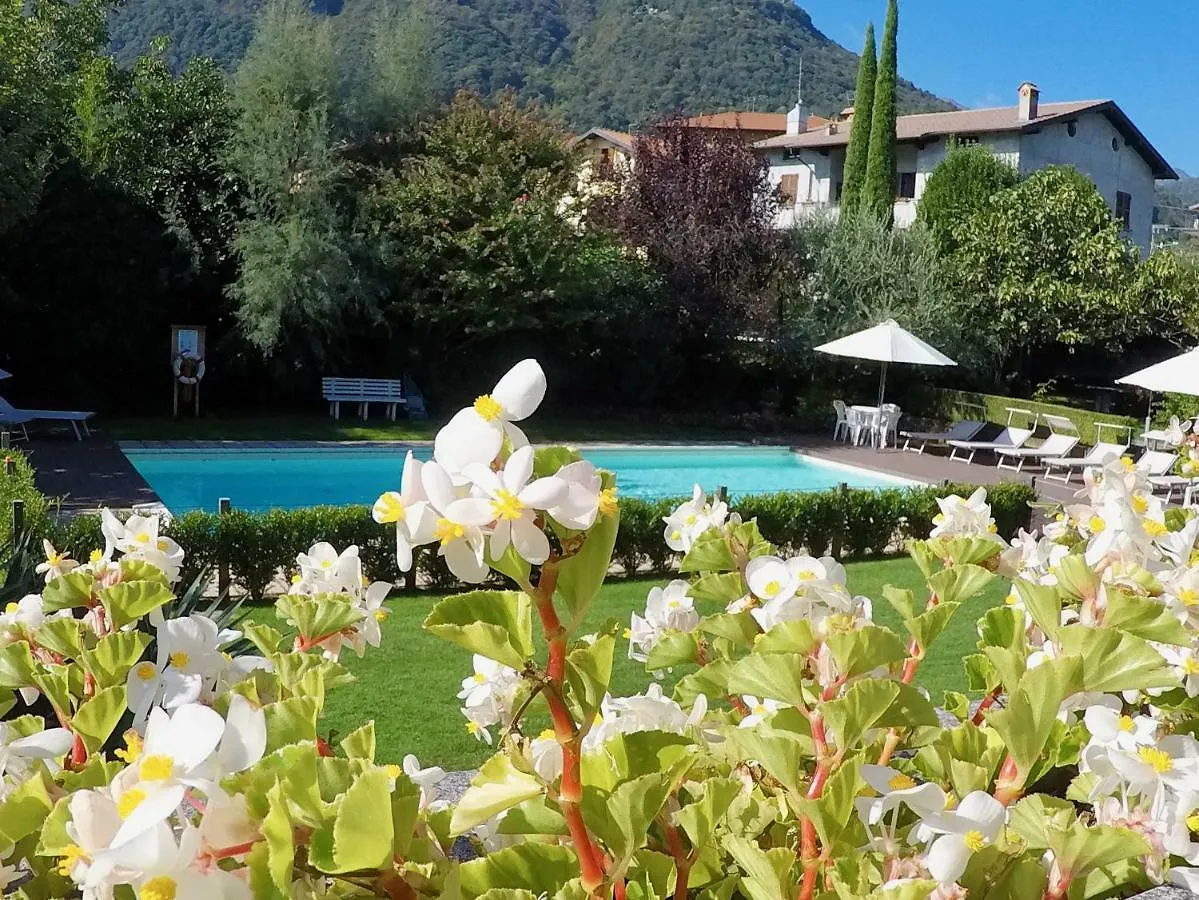 Vittoria Residence contacts