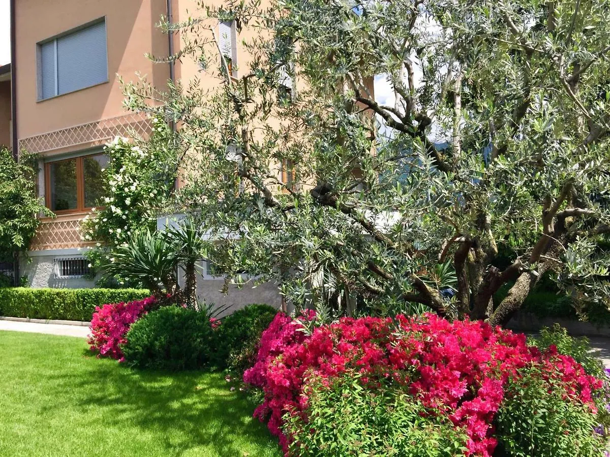Vittoria Residence Dongo Apartment