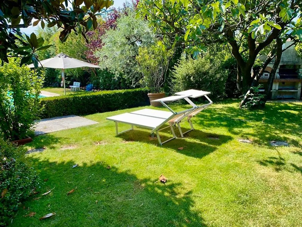 Vittoria Residence Dongo Apartment